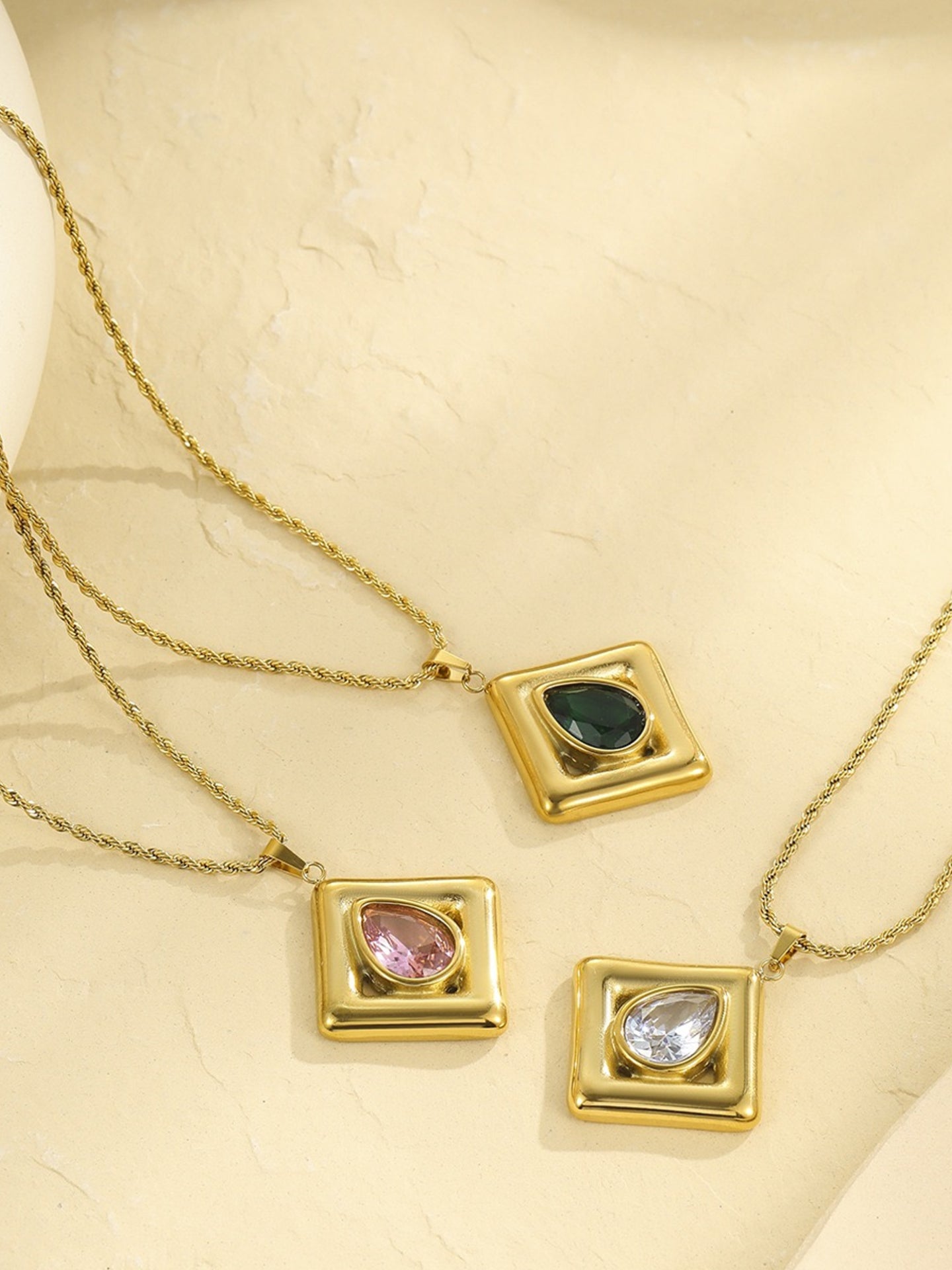 AURORA TEARDROP NECKLACE