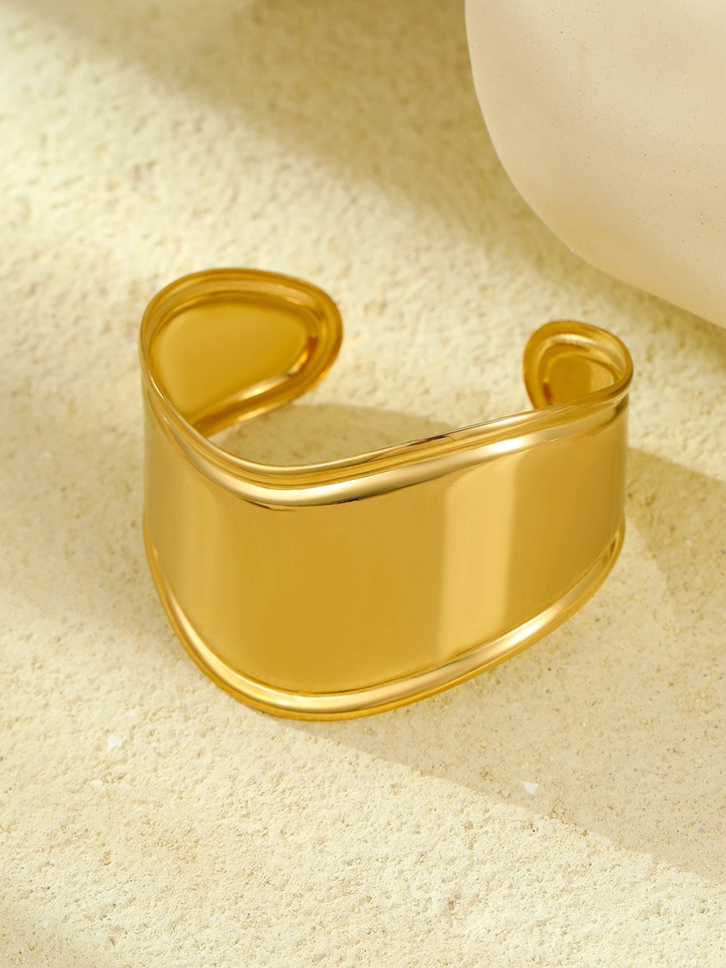 ETERNAL LOOP BRACELET