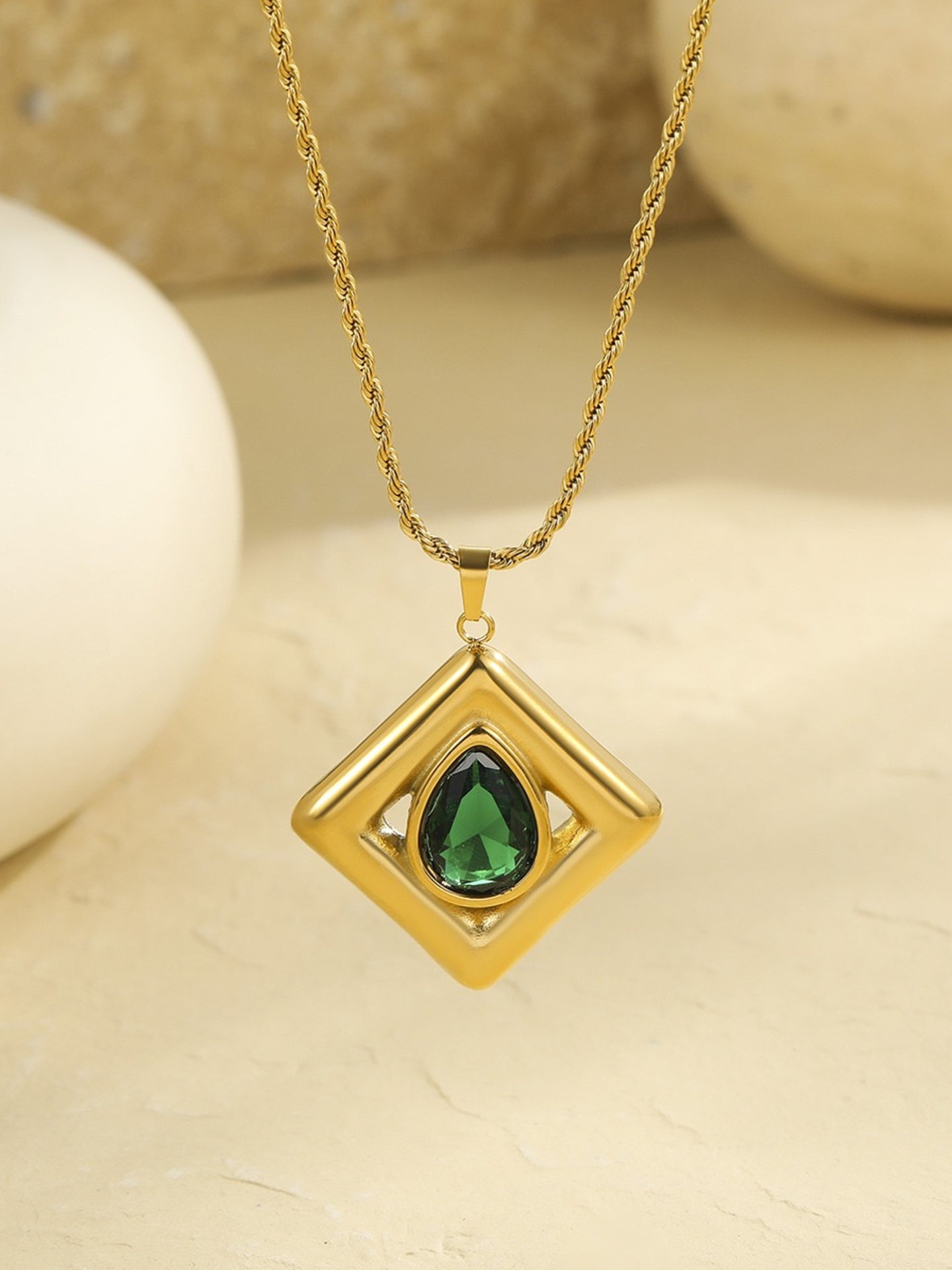 AURORA TEARDROP NECKLACE