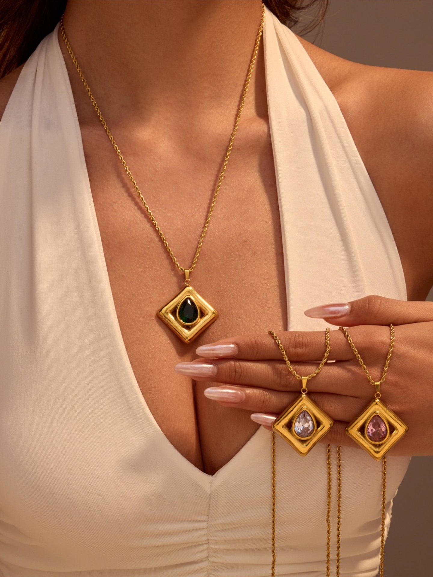 AURORA TEARDROP NECKLACE