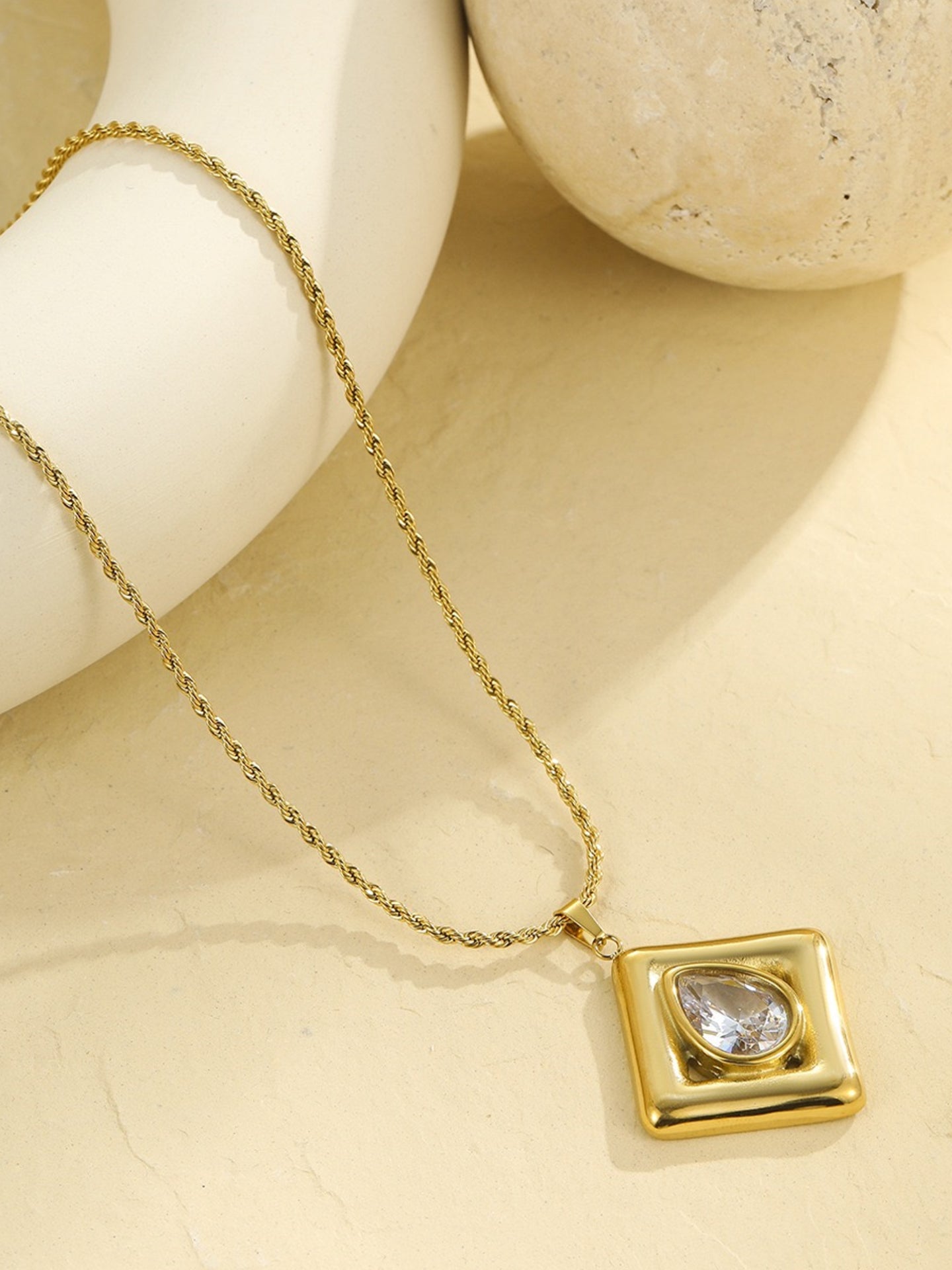 AURORA TEARDROP NECKLACE