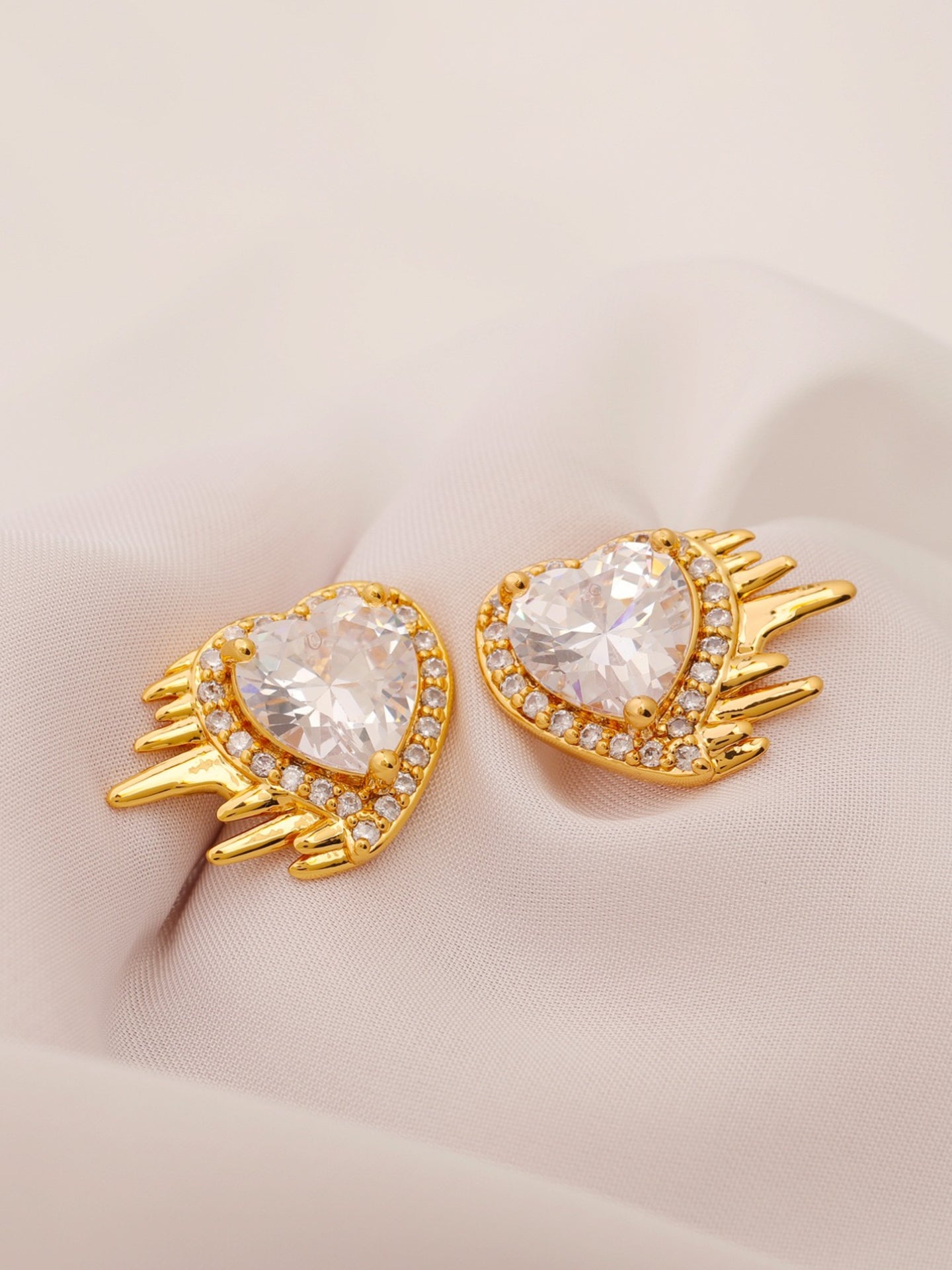 HEART EARRING