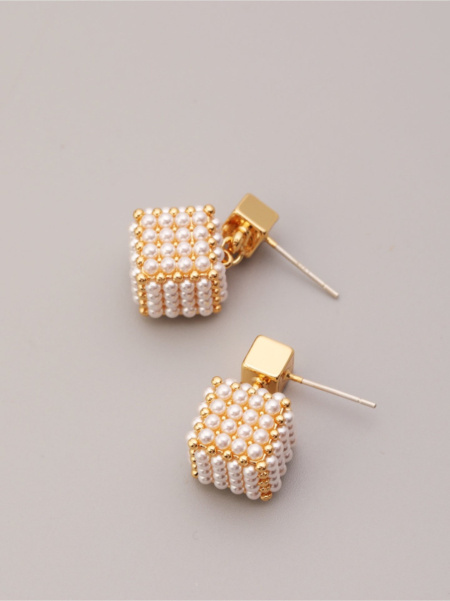 CUBE EARRINGS