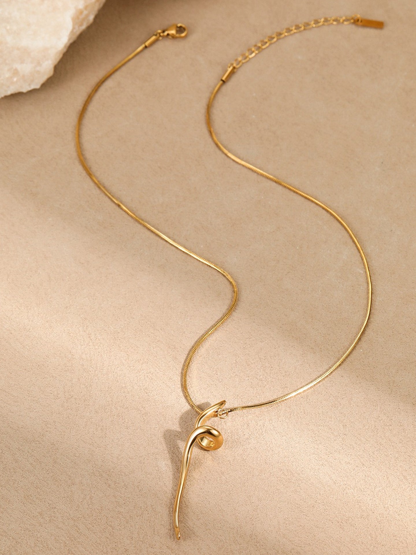 STAINLESS SERPENT COLLAR