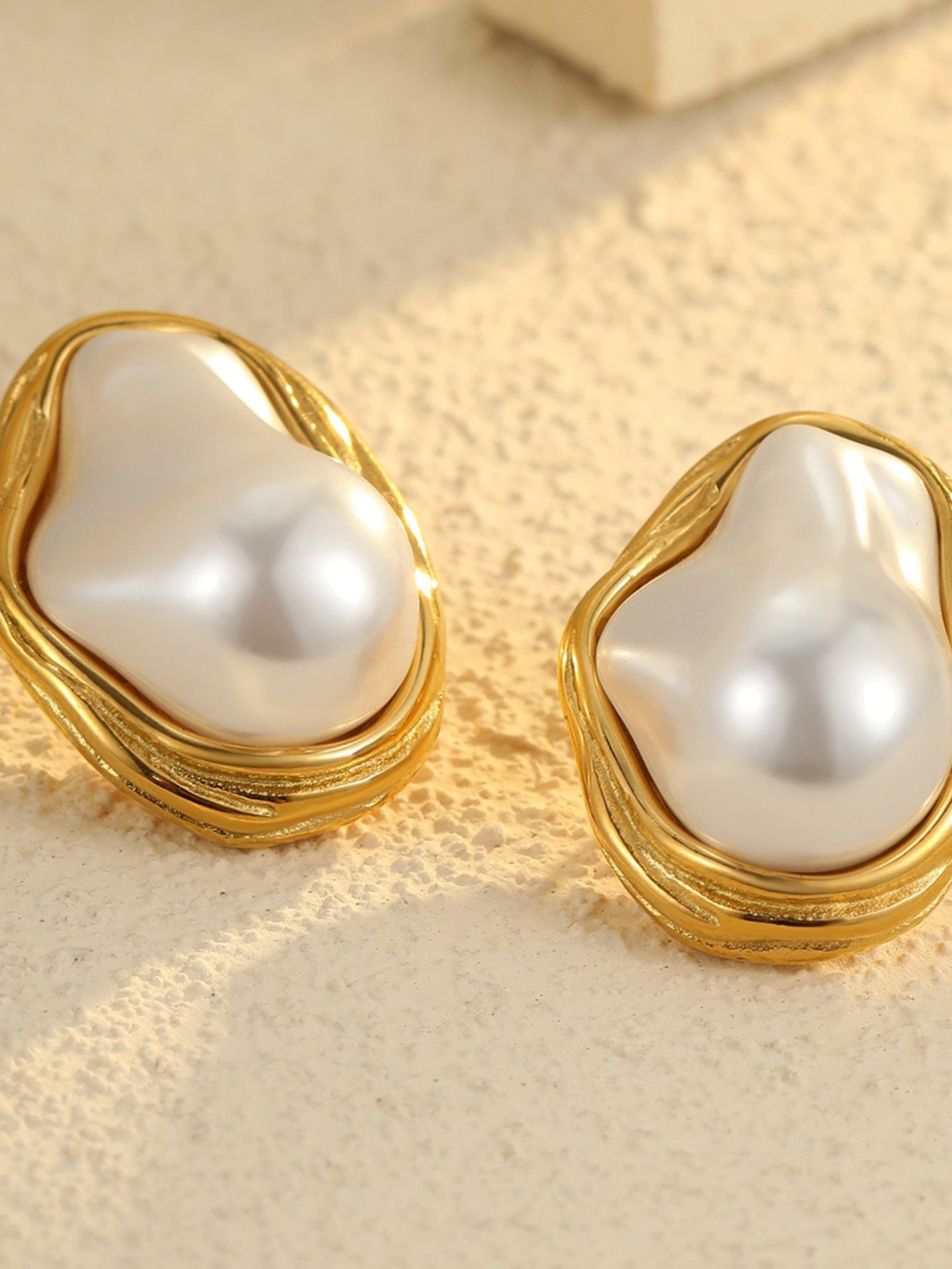 IRREGULAR PEARL GOLD PAIR