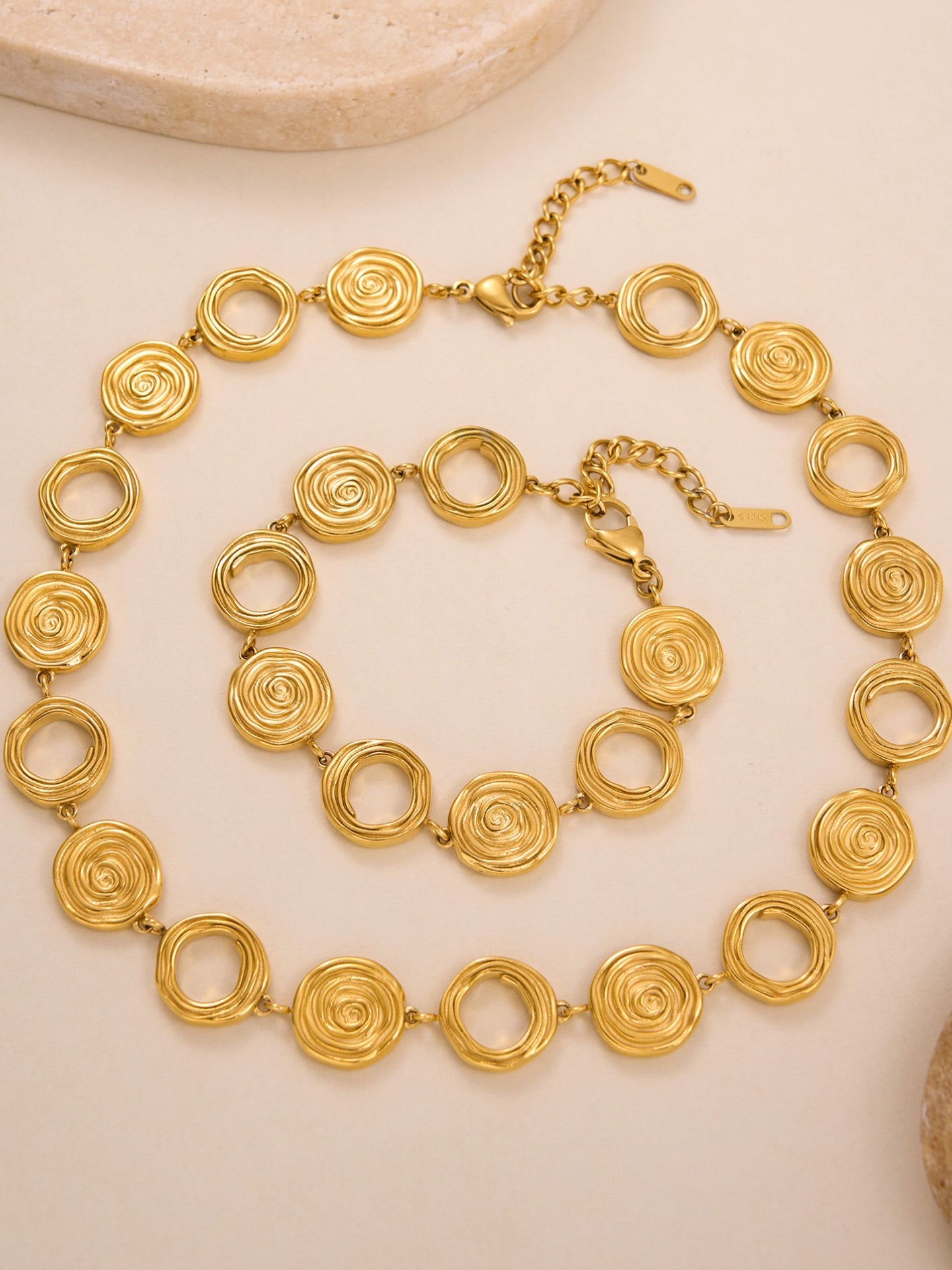 DECONSTRUCTED LINES NECKLACE