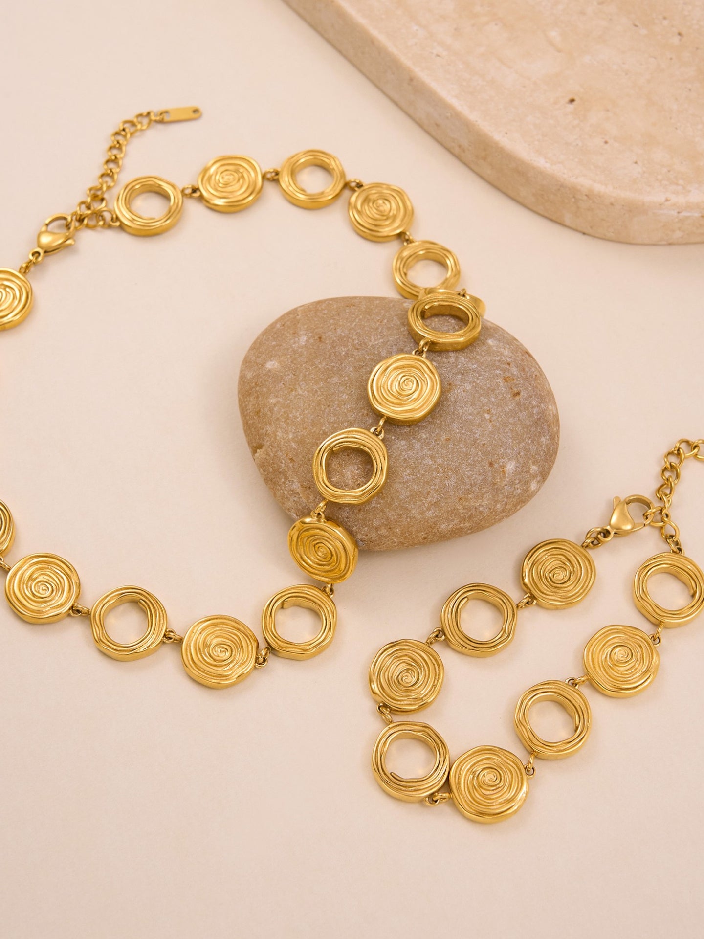 DECONSTRUCTED LINES NECKLACE