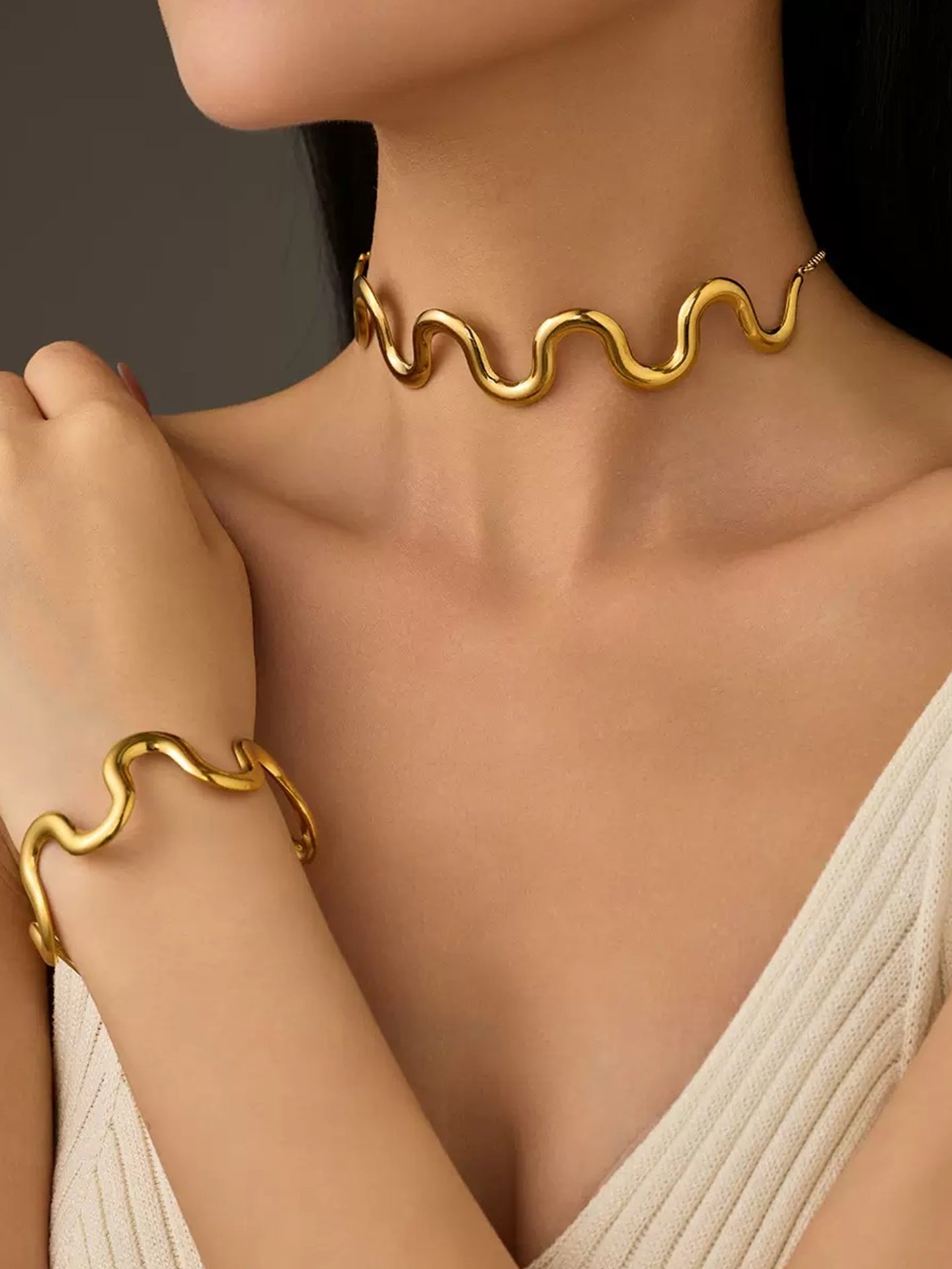 FRENCH WAVE NECKLACE