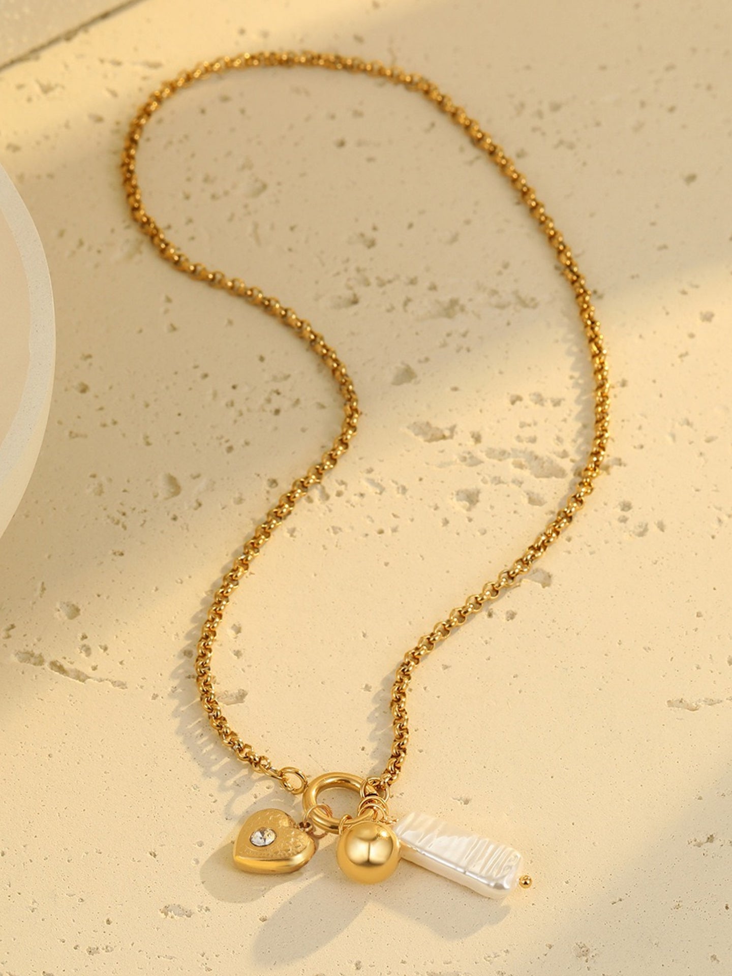 HEART PENDANT NECKLACE