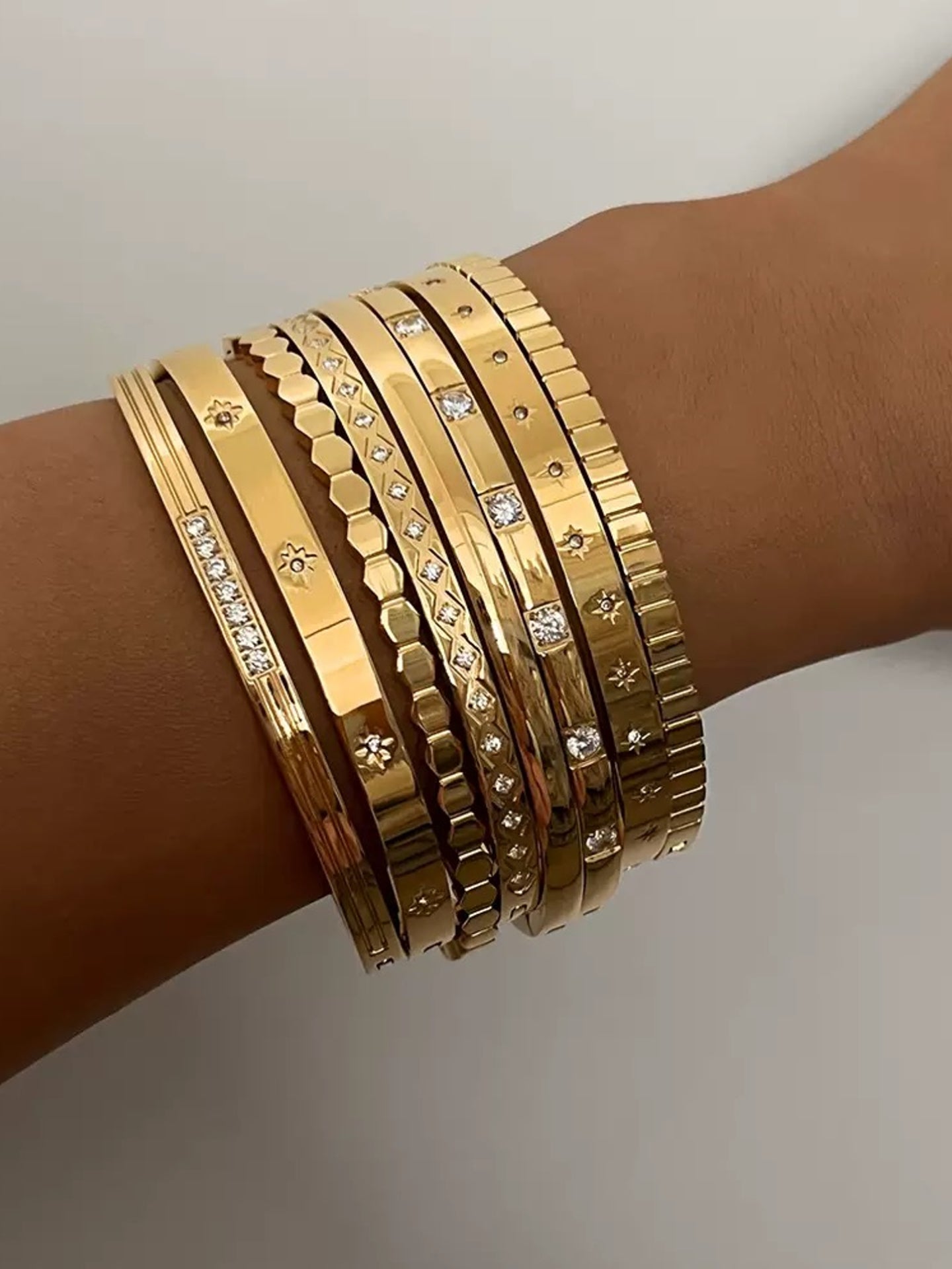 LAYERED BRACELET SET
