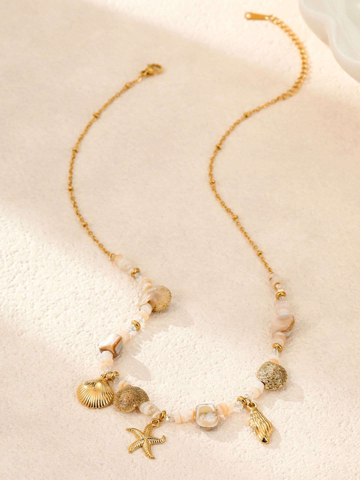 OCEANIC STYLE NECKLACE