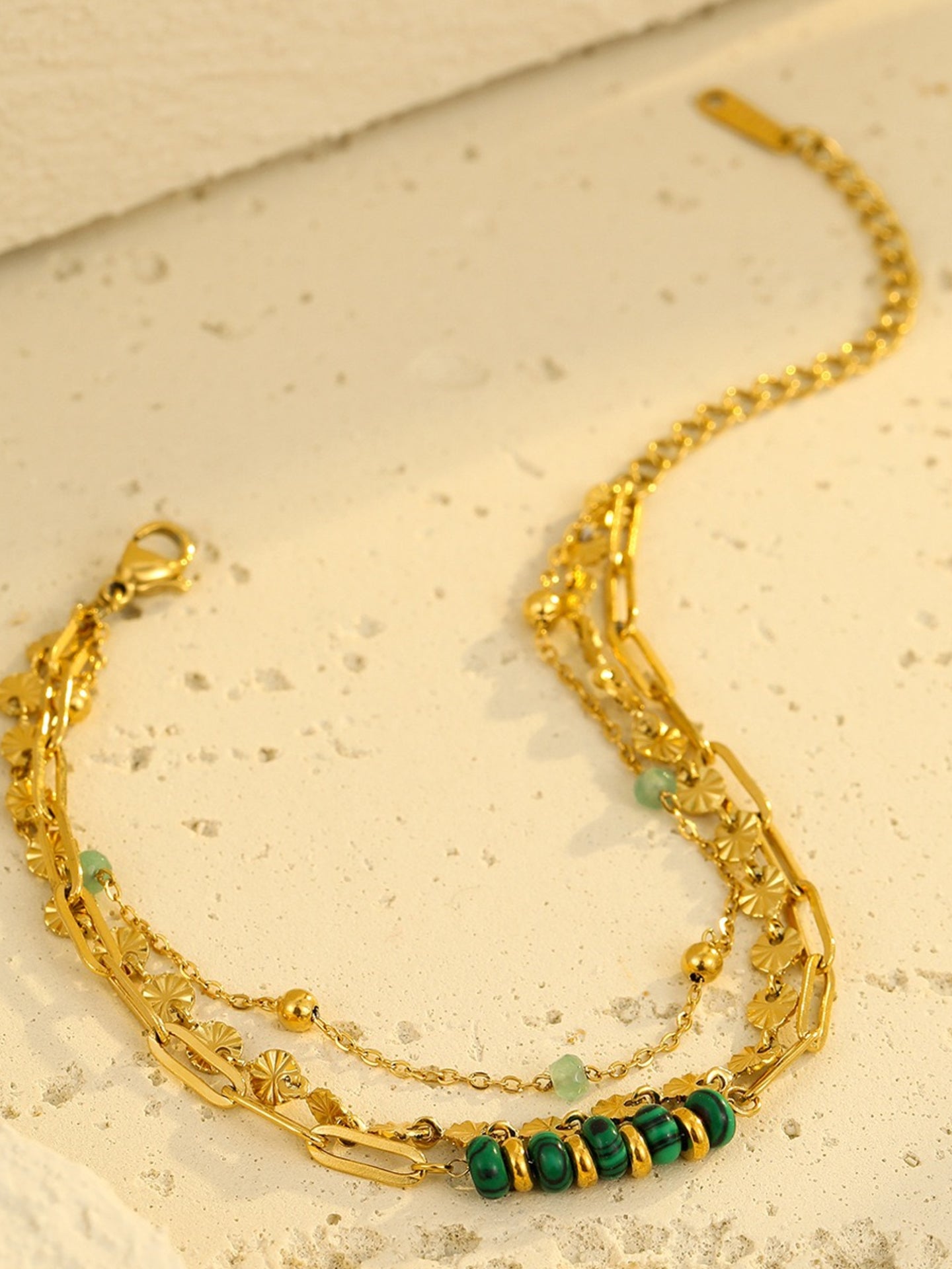 BRACELET EN PIERRES PRÉCIEUSES