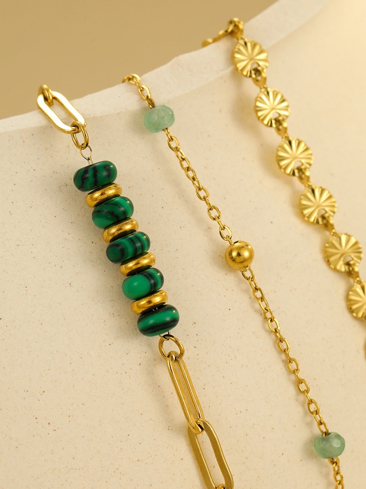 BRACELET EN PIERRES PRÉCIEUSES