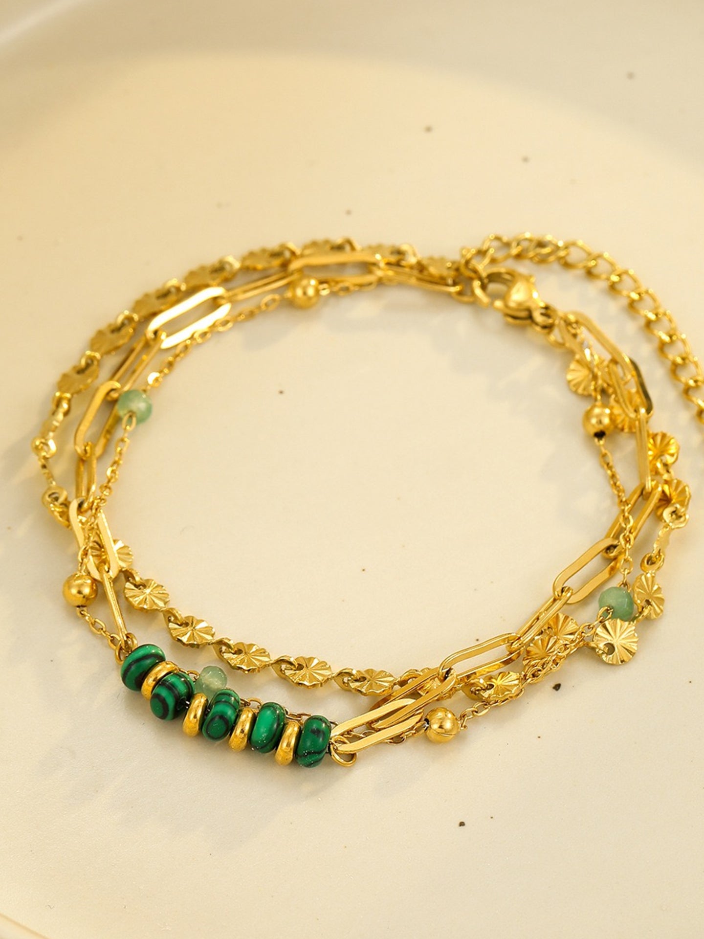 BRACELET EN PIERRES PRÉCIEUSES