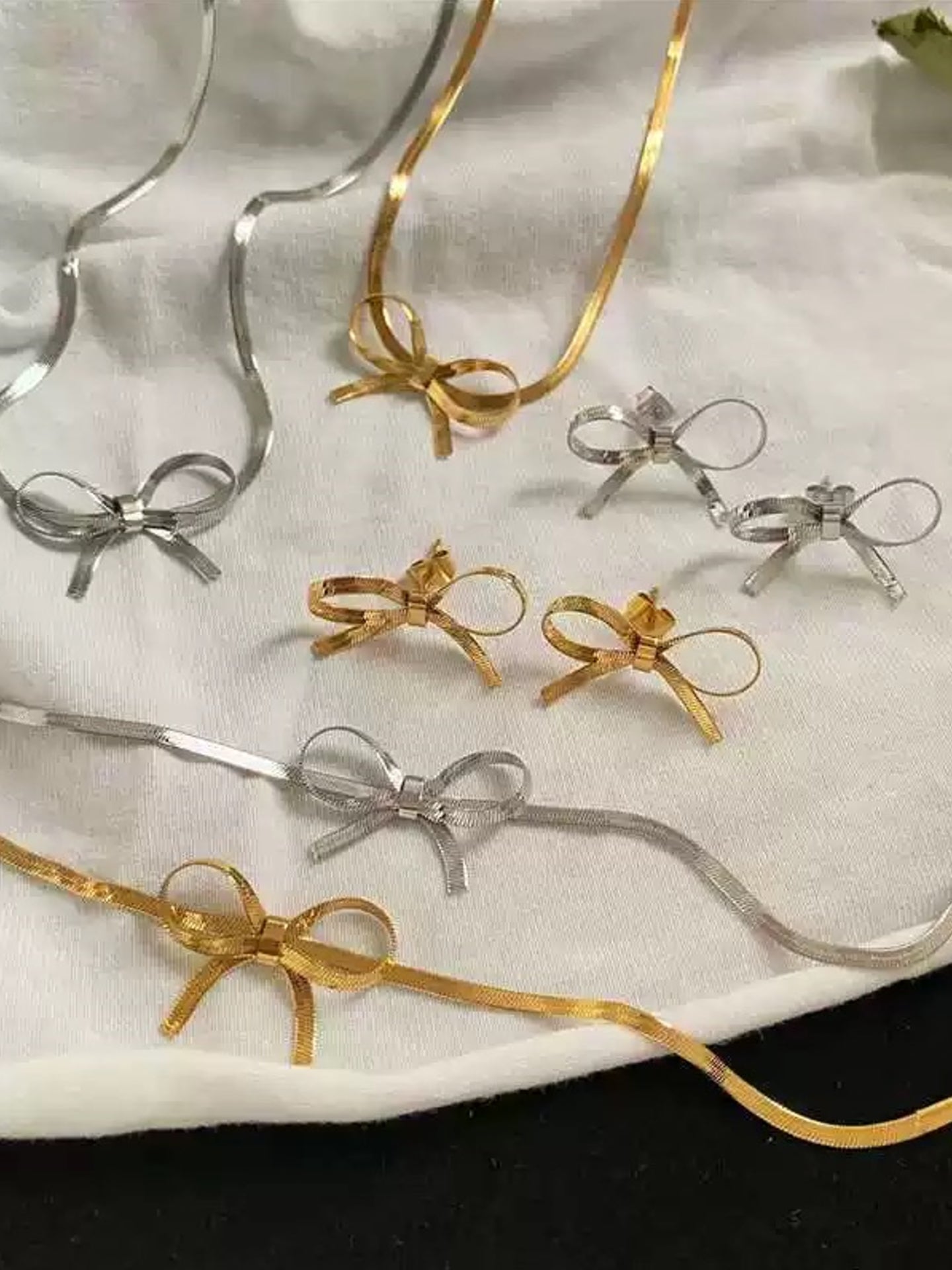 BOW BRACELET