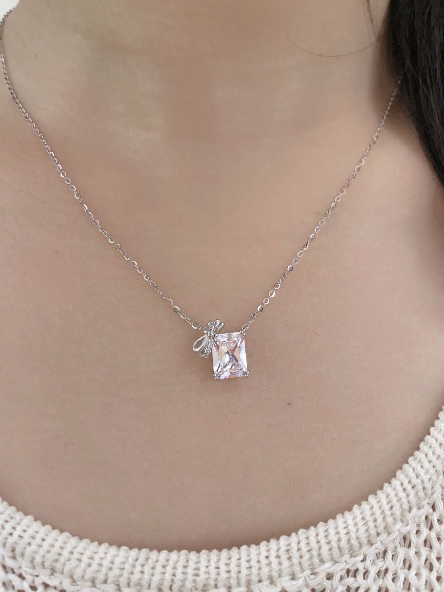 ZIRCON PENDANT NECKLACE