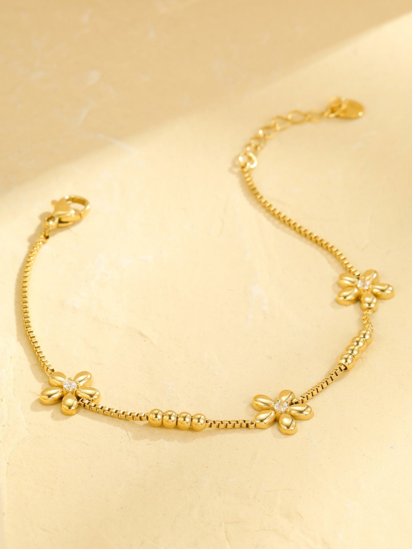 METAL FLORAL BRACELET