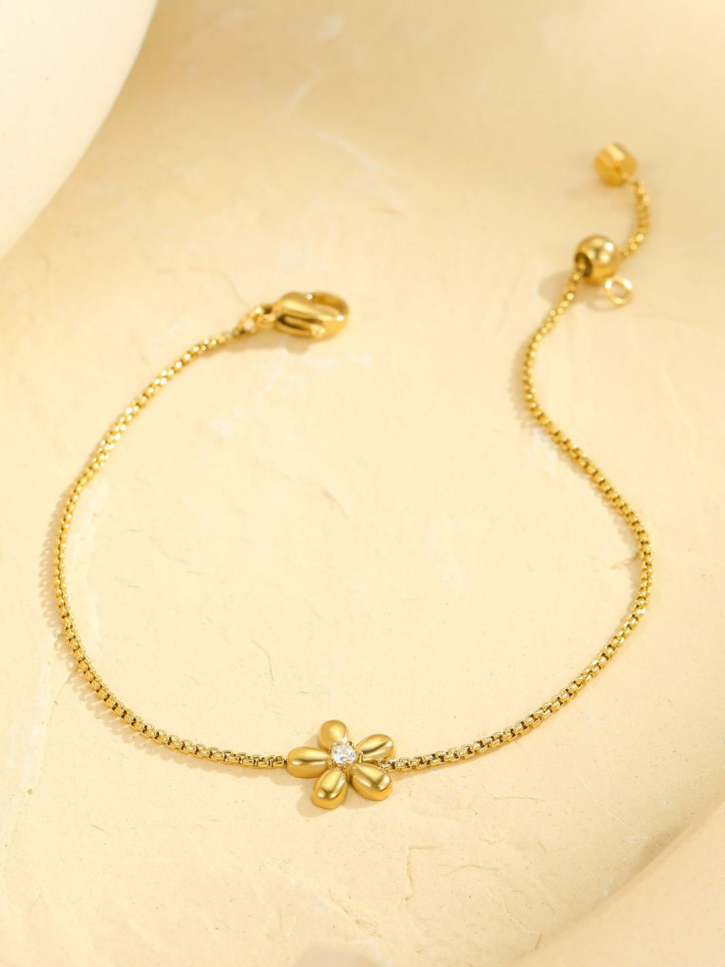 METAL FLORAL BRACELET