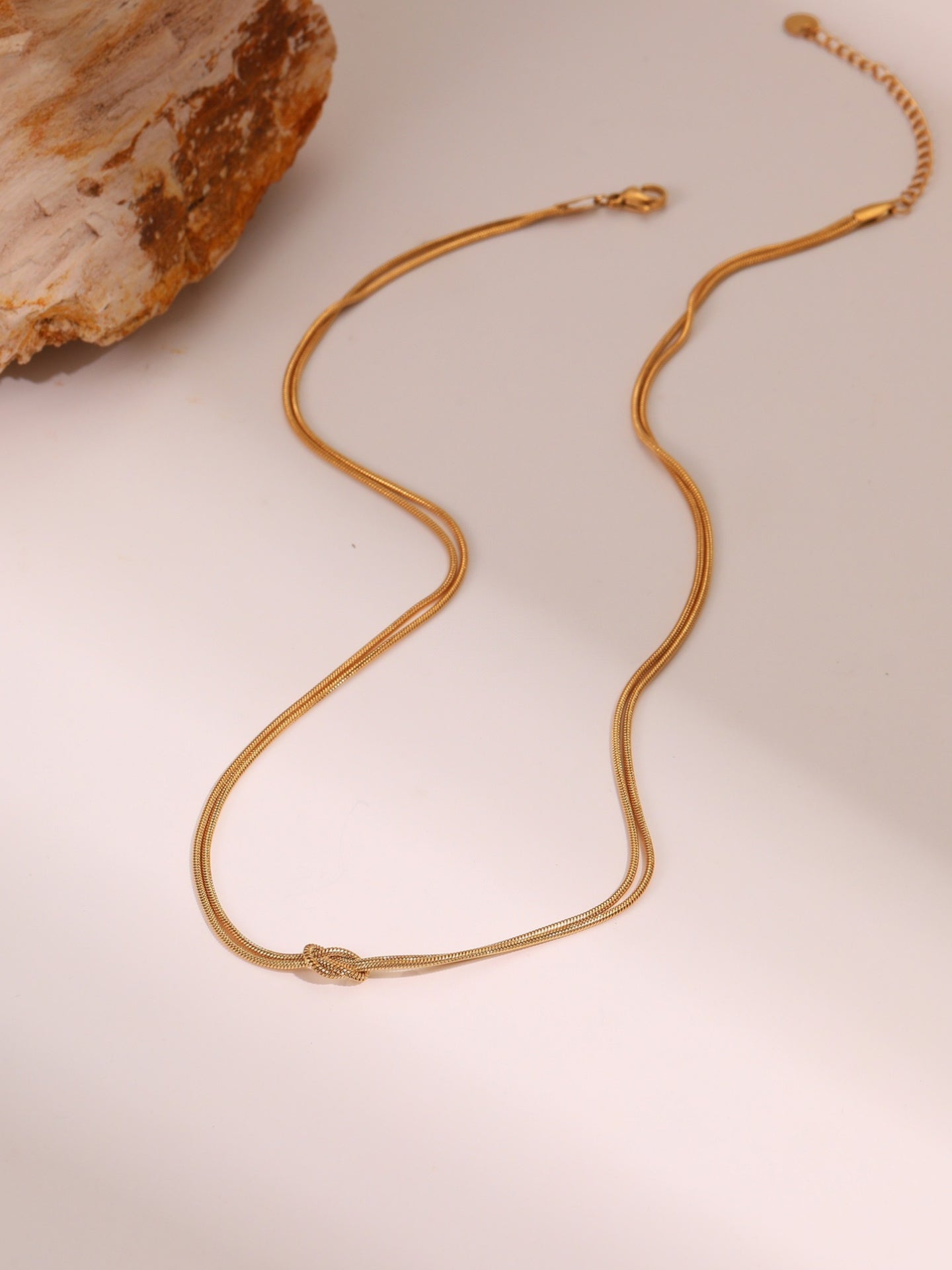 DOUBLE-LAYER NECKLACE