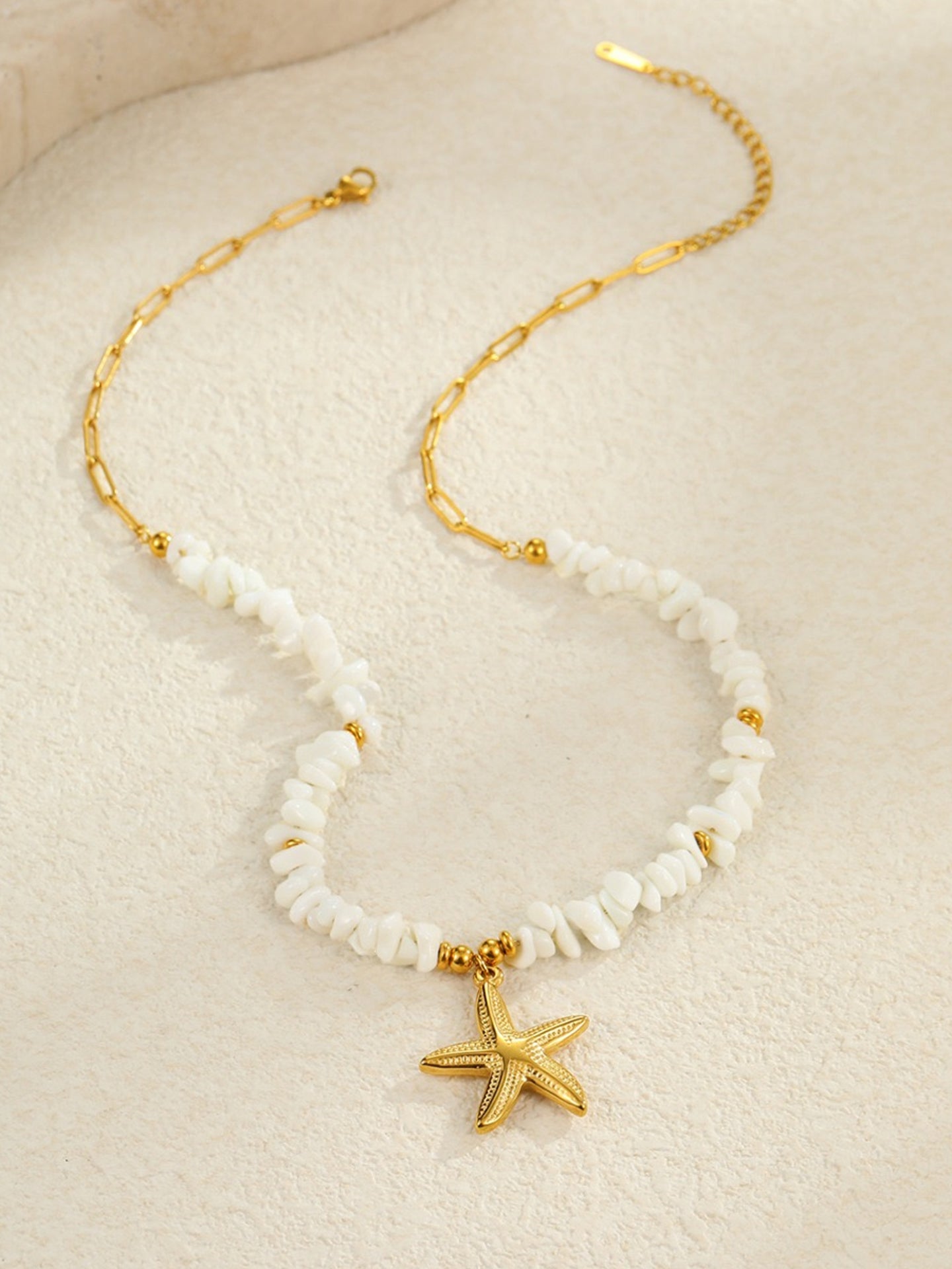 STARFISH PENDANT NECKLACE