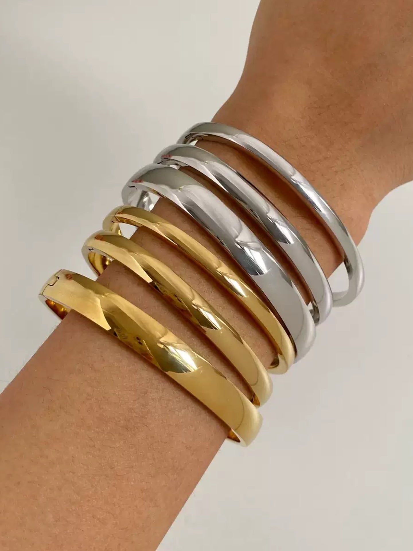 VINTAGE CLASP BRACELET