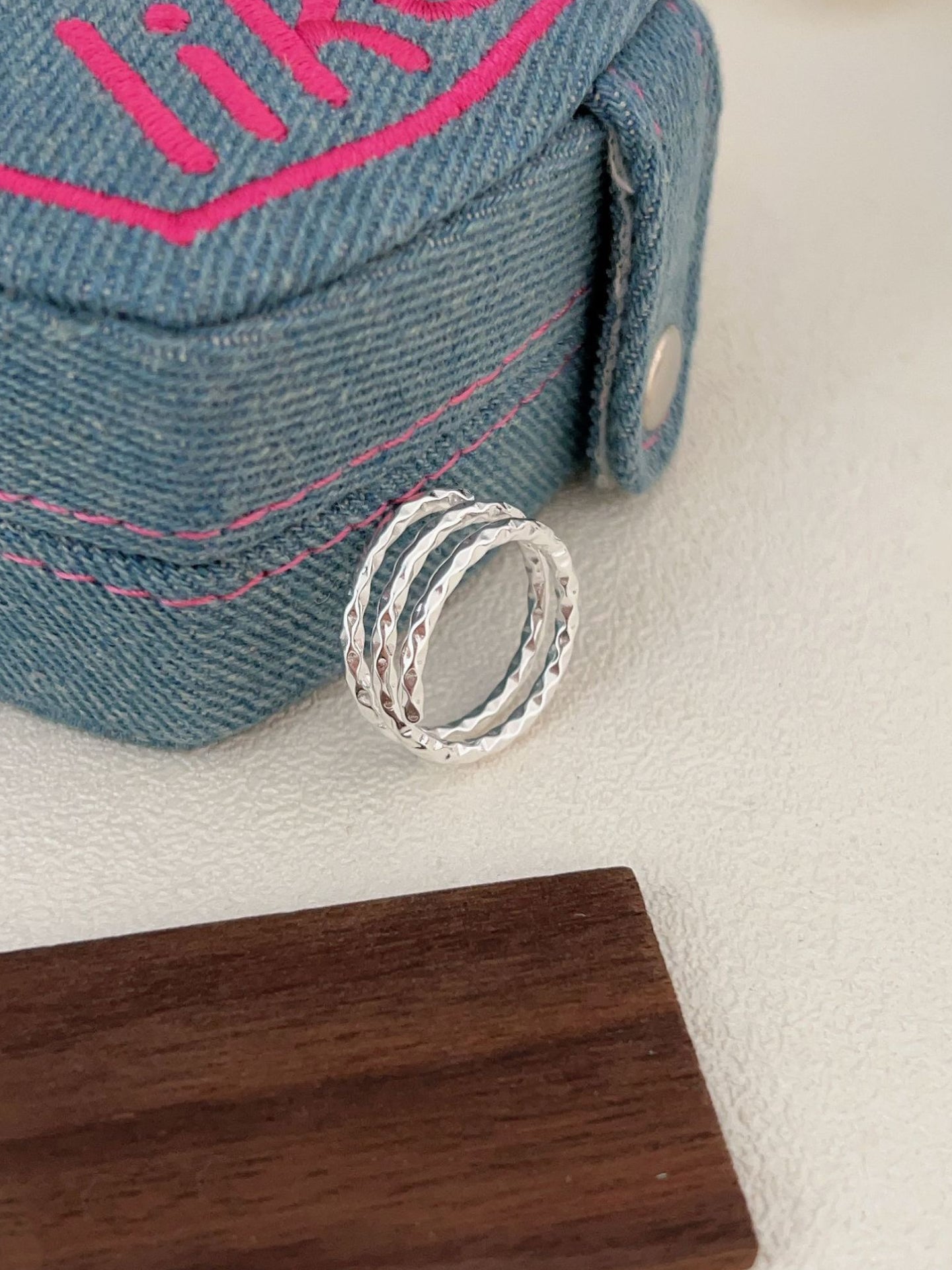TWISTED DESIGN RING