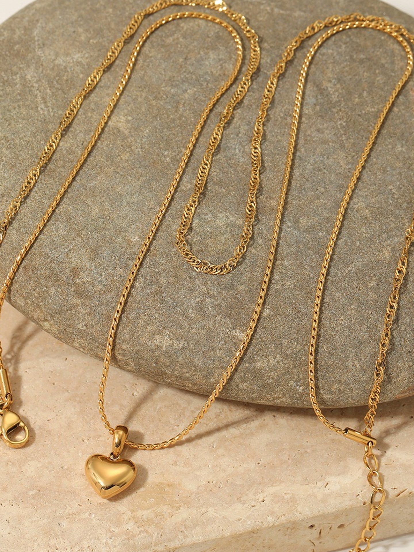 DOUBLE-LAYER HEART NECKLACE