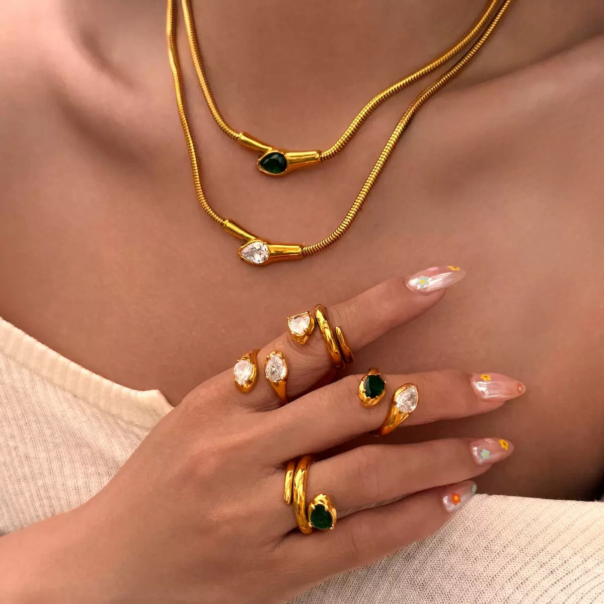 NECKLACE