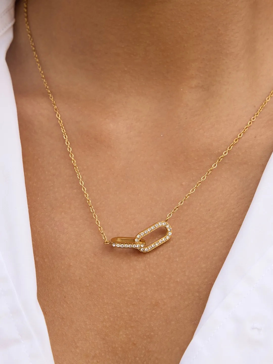 ZIRCON CIRCLE NECKLACE