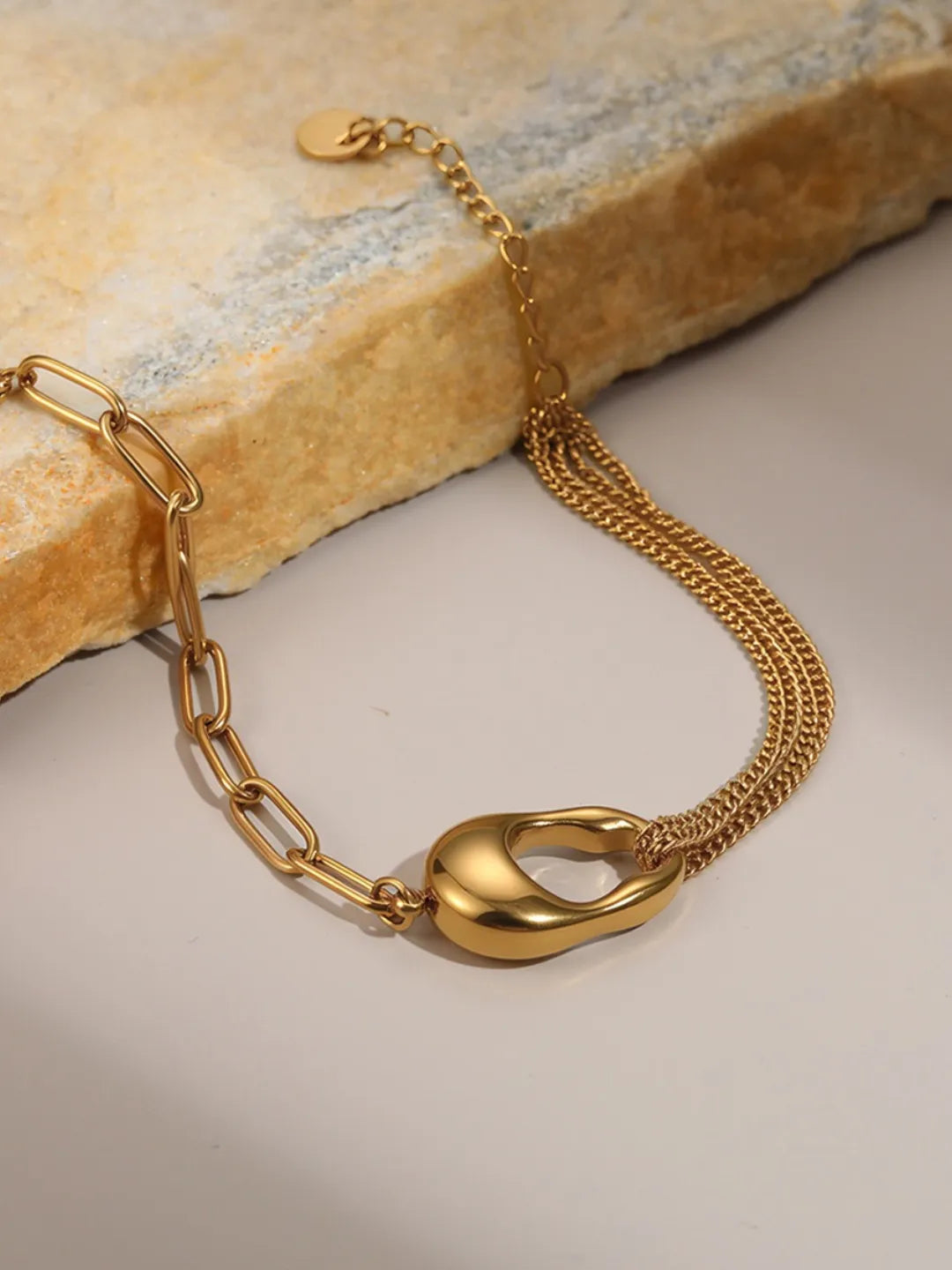 CHIC LAYERED BRACELET