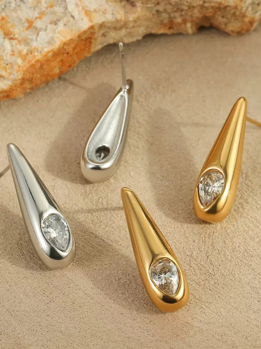TEARDROP EARRINGS