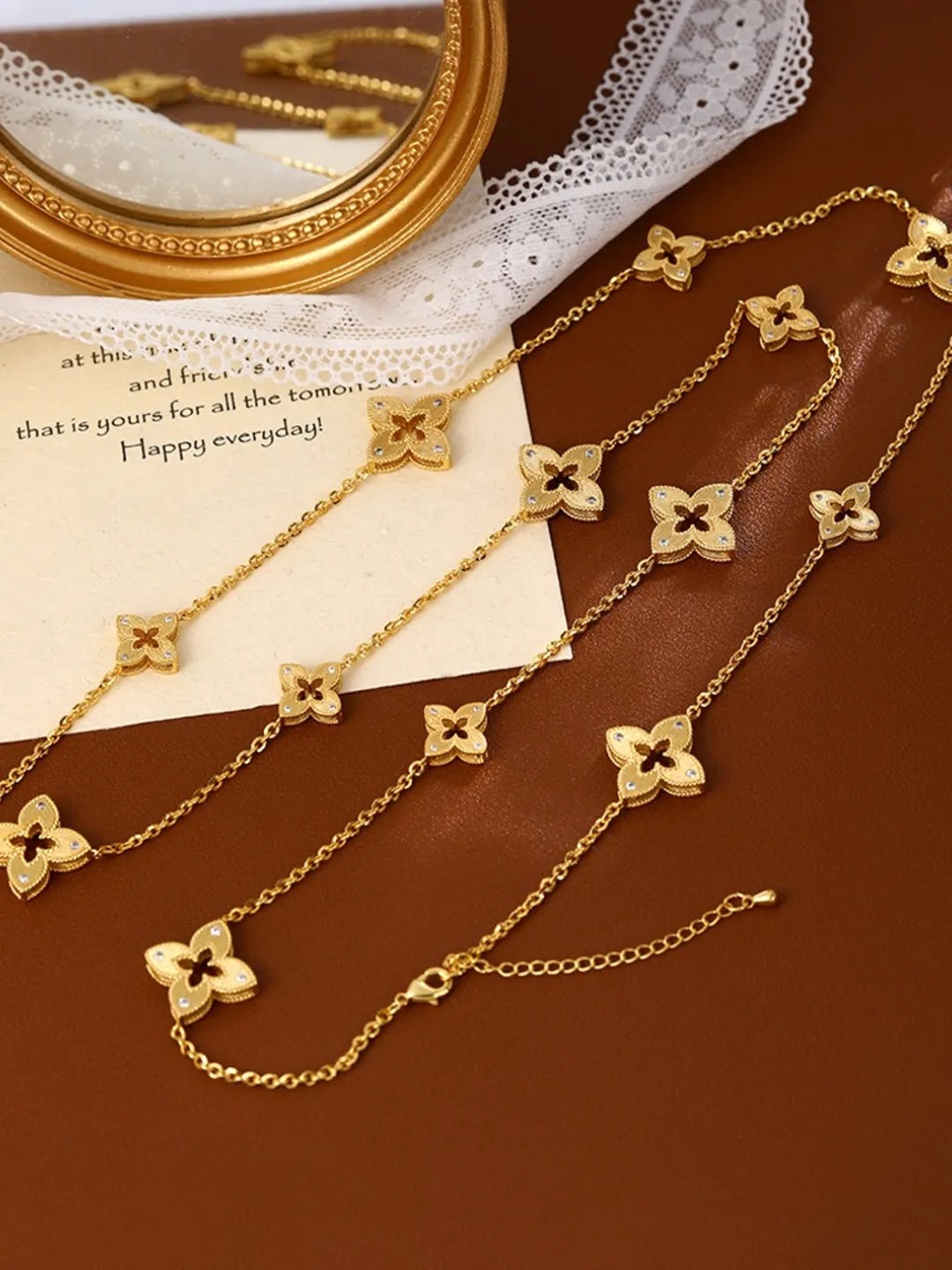 FOUR-LEAF CLOVER SWEATER NECKLACE