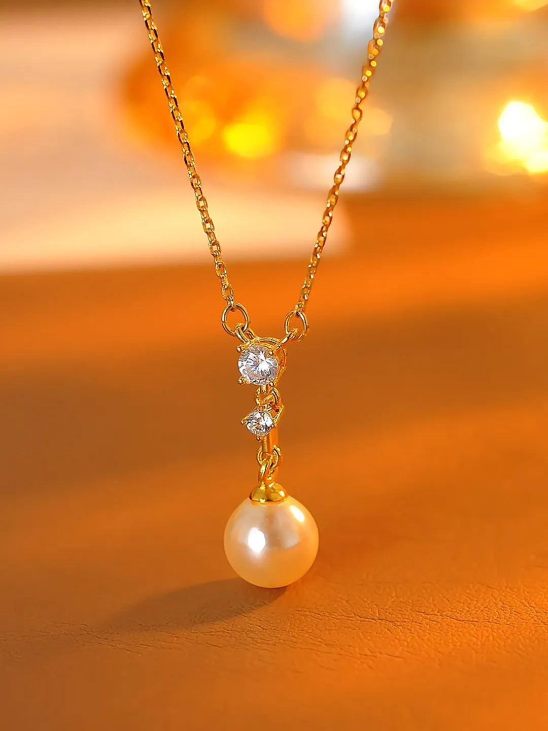PEARL PENDANT NECKLACE