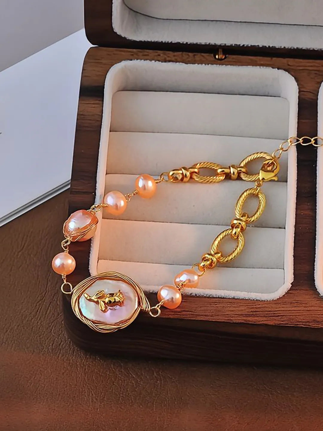 BAROQUE PEARL BRACELET
