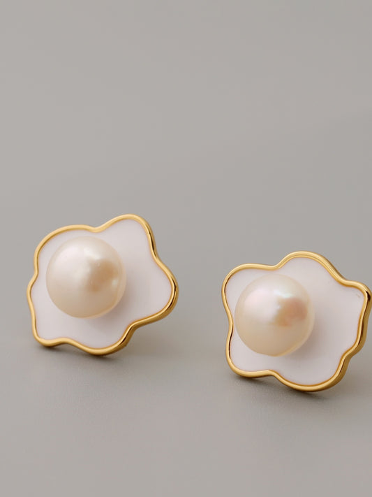 RIED EGG EARRINGS