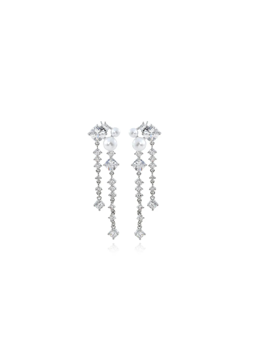 DAZZLING HEART TASSEL EARRINGS