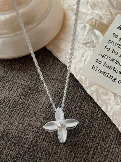 FOUR-LEAF NECKLACE