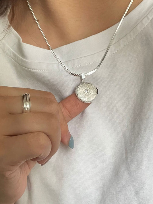 TEXTURED ZIRCON NECKLACE
