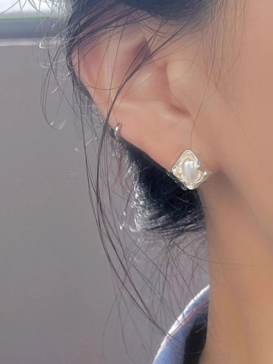 FRESHWATER PEARL EARRINGS