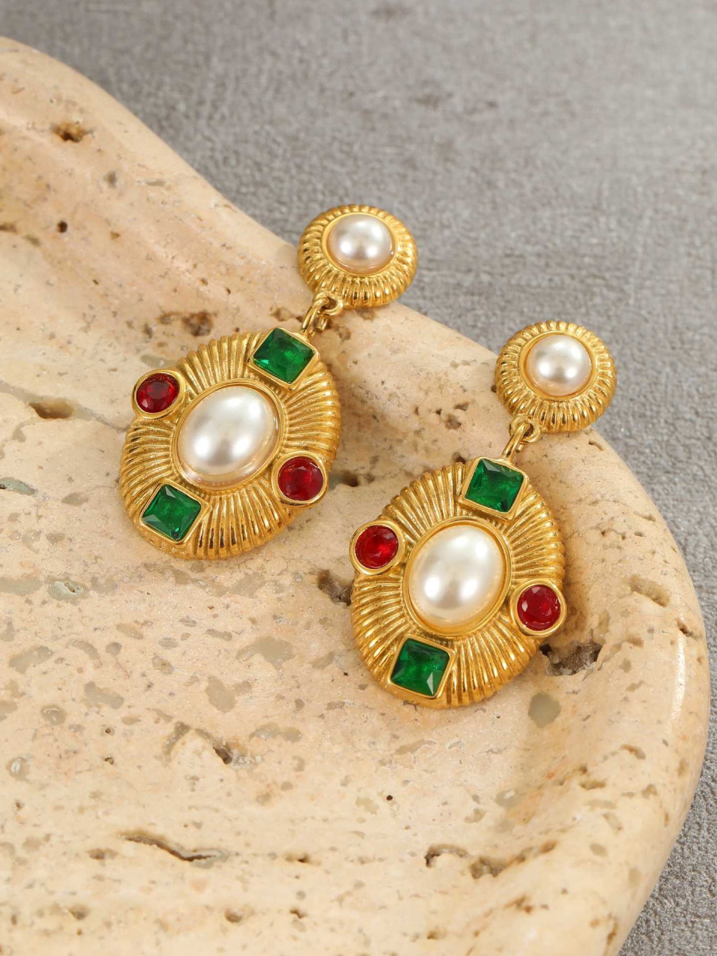 VINTAGE STYLE EARRINGS