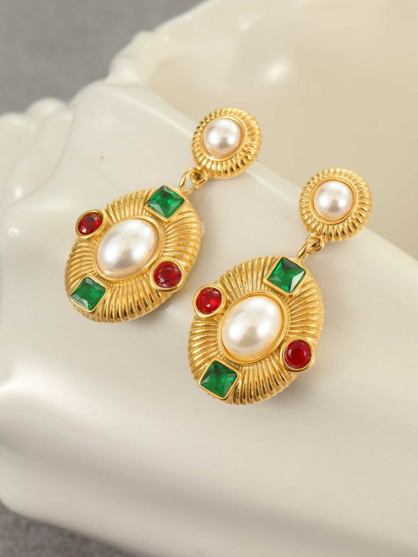 VINTAGE STYLE EARRINGS
