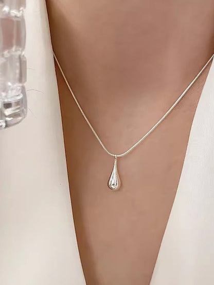 SILVER DROP NECKLACE