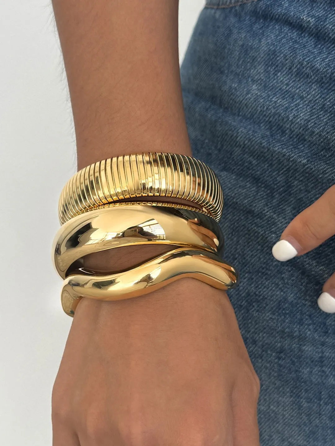 MINIMAL OPEN BANGLE