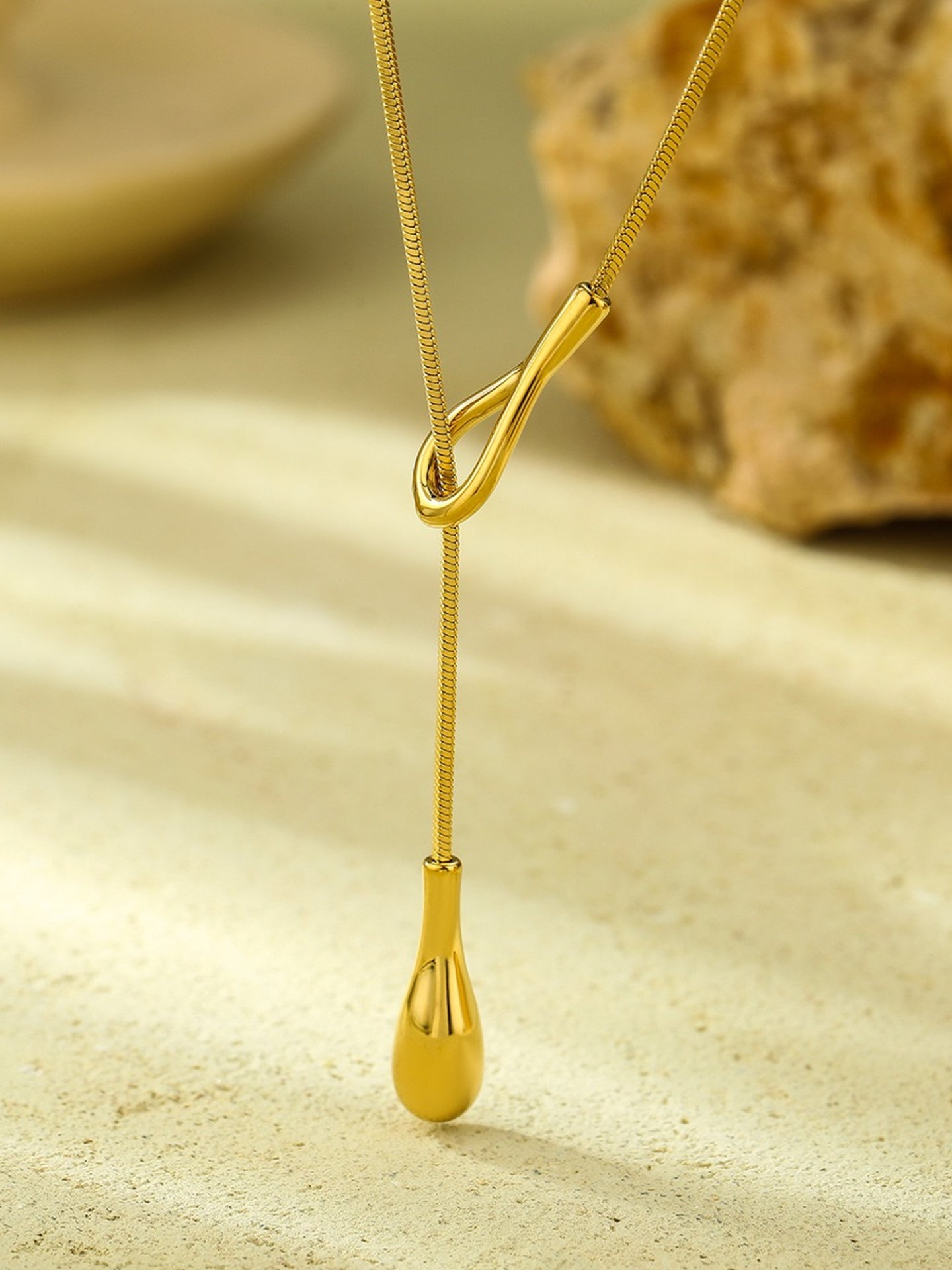 FLOWING GOLD