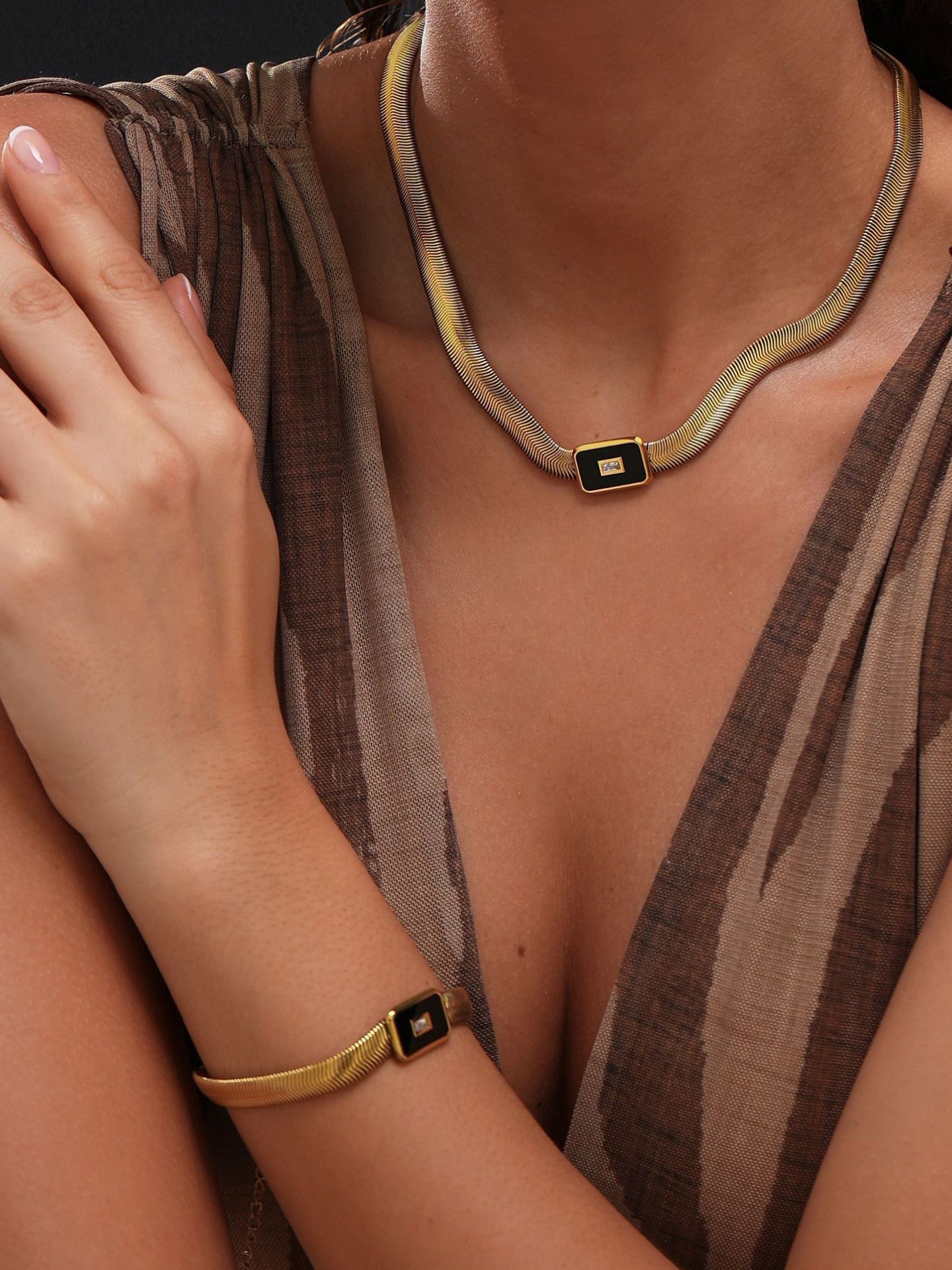 VINTAGE SNAKE CHAIN NECKLACE