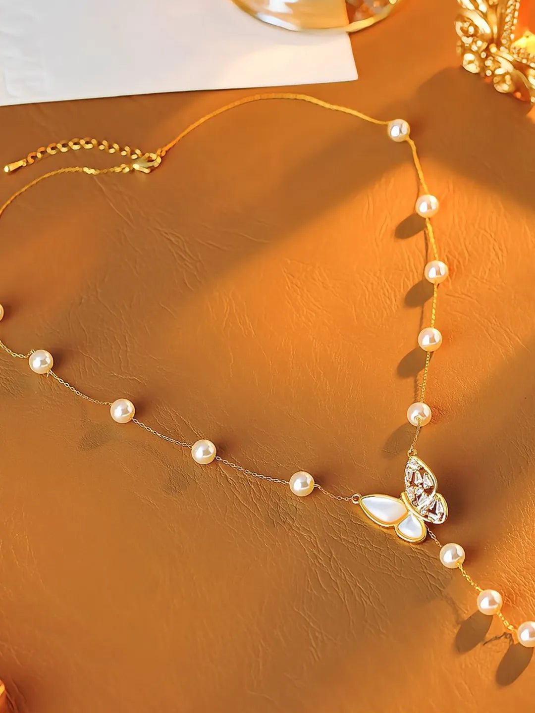 BUTTERFLY SHELL NECKLACE