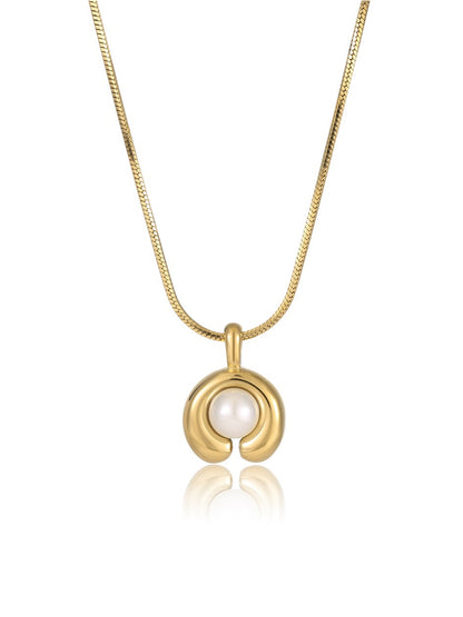 LUNA PEARL NECKLACE