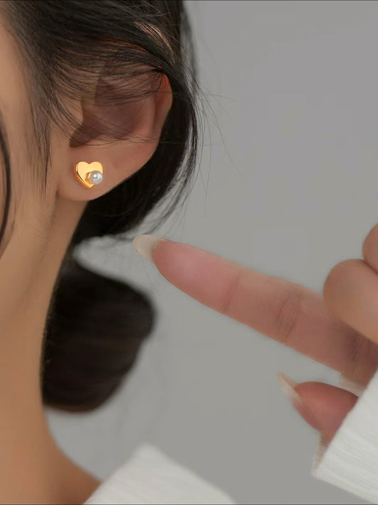 POLISHED HEART EARRINGS