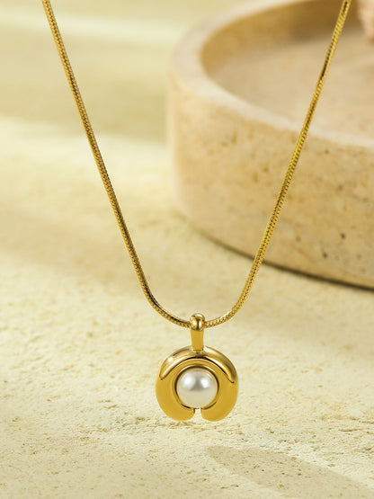 LUNA PEARL NECKLACE