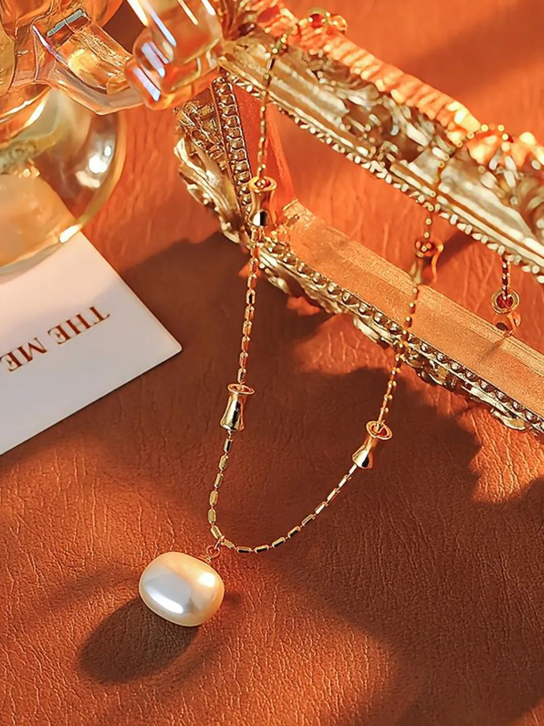 PEARL PENDANT NECKLACE